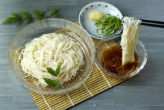 素麺　めんつゆがいないと何の役にも立たない