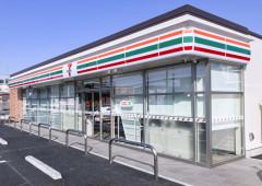 【悲報】セブンイレブン、オーナーや店員ぐるみで不正転売が常態化していたことが判明。ヤフコメ大荒れに