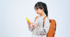 【困惑】小3の息子さんがスマホ欲しがってるんやがどうしたらいいんや・・・・・・・・・