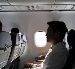 外国人男性「待って、飛行機に乗ったら隣にトドみたいな女いた😭うわっ」→結果・・・