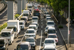 通勤車で片道50分ワイ、生きるのが辛くなってきた