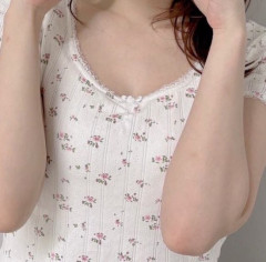 【朗報】プロのアイドルの細すぎるえっちなくびれwwwwww