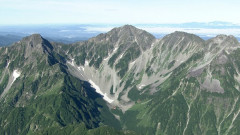 「女子高校生が滑落した」高校山岳部の16歳女子部員が遭難　北アルプス奥穂高岳のザイテングラートを下山中