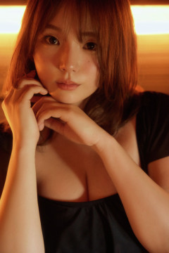 【朗報】最新の篠崎愛さん(34)の深い谷間wwwwwwwwwwwwwww（動画あり）