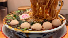 【悲報】Z世代、口の筋力が無さすぎて麺をすすれなくなる🍜