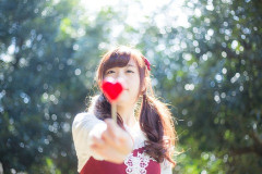 新婦友人として式に参列。料理に舌鼓をうってるとA子が突然「みんな！私、結婚します！」みんな「おめでとう！」「んで式はいつ？」A子『あ　し　た』→トコトン神経がわからん話。