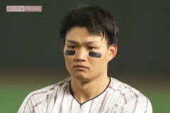 阪神・森下　藤浪晋太郎と対戦も“無気力”打席に賛否　ベースから離れて打席に…　「できれば対戦したくないです」と拒否反応も