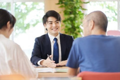 【悲報】取引先「納期1週間早めて」営業わい「現場に聞いてみます」