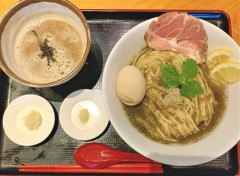 最近流行りの昆布水つけ麺、あれかなり美味いよな
