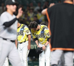 阪神　藤川監督「引きずる必要は絶対ない」「リリーフ投手は特に厳しい」“悲弾”の才木、岩崎をフォロー