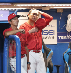カープ、悪夢のサヨナラ負けで最下位中日と1G差。新井監督はサヨナラ被弾の菊地ハルンに「成長に繋げてもらいたい」【監督談話】