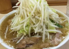 ラーメン二郎のファンさん、開店4時間前から１５０人が並んでしまうｗｗｗｗ
