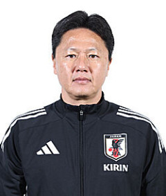 【謎】大岩監督で森保が参謀みたいな役職じゃだめだったんか？？