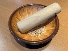 トンカツにすりゴマっている？