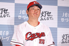 カープ現役選手が語る“球団の対応への不満”とは。｢小園はチームで腫れ物みたいに浮いている｣【デイリー新潮】