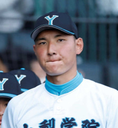 山梨学院・菰田(195センチ、102キロ)←ドラ１で指名しそうな球団