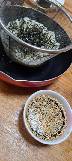 ワイ、ざるうどんをしょくす