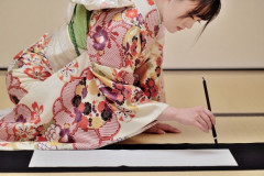 【画像】美人書道家(30)「こんなおばさんだけどいいの････････？」⇒！！