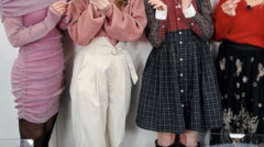 【悲報】若手声優に囲まれた井口裕香、めっちゃ乳を出すwwwwwwwww