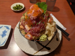 この海鮮丼いくらだせる？