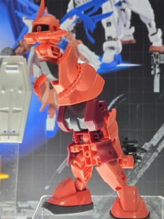 ガンダム新玩具、米国でとんでもない展示をされてしまう