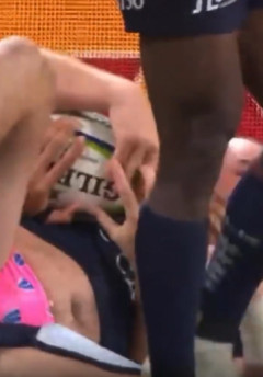 【動画】ラグビー選手、ヱロアニメみたいなことになってしまうｗ
