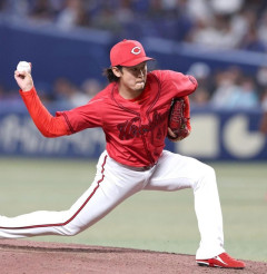 カープ鈴木健矢が『ぐう聖』ムーブ！敗戦した遠藤を迎えに行く姿が話題に