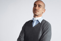 『GU』に元マルニのデザイナー就任で「高級感すごい」「着こなせるか」と賛否…広報が明かす“価格と配慮”