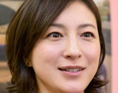 【衝撃】46歳・広末涼子さん、生足&超ミニ最新姿がガチで際どすぎるwwwwwwwwww
