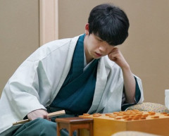 【困惑】藤井聡太さん、夕食にチョコバナナクレープだけを注文して相手を挑発するwwwwwwwwww