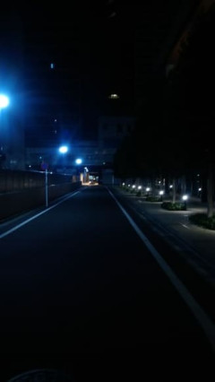 深夜徘徊中の不審者だがエモい写真が撮れた