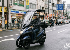 スクーターに屋根付けたら快適で草ｗｗｗｗｗｗｗ