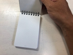 先輩「ん？メモ取らなくていいの？」俺「大丈夫です……」先輩「そう、説明はこんなもんだけど質問ある？」