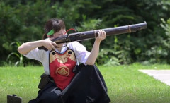 日本人女性が侍の時代の「大筒」（大砲）を撃つ映像が話題に！　海外の反応。