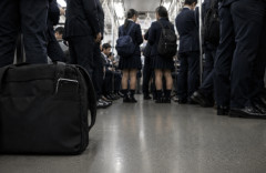 「好みの女の子がいれば盗撮」電車内で女子高生2人を盗撮したレントゲン技師の男を逮捕