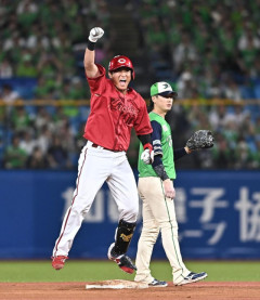 カープ佐々木泰、決勝打＆猛打賞！ファビ13号！小園＆泰連続タイムリー！持丸キャノン炸裂！最下位回避で前半戦終了！【広島4-3ヤクルト/試合結果】