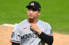 大谷翔平に「故意の死球」発言をしていた韓国人投手、登板前のグラブチェックで異物使用疑惑により退場処分「こんなシーン見るの初めて」