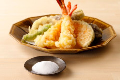 【悲報】「天ぷらは塩、とんかつも塩、焼き鳥だって塩。鰻の白焼きも塩。蕎麦も最初は塩」←これ