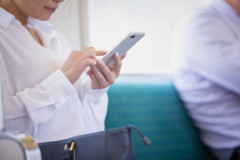 外国人「Why？電車で喋ってもいいのに、電話はダメってWhy？」←これ！