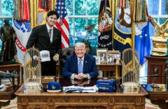 【悲報】大谷翔平さん、トランプ大統領と笑顔でツーショット　→　想像の3000倍以上荒れる…「もう応援できない」「愚か」「政治利用」「他のチームメイトは拒否したのに」