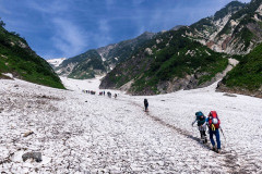 【悲報】北アルプス白馬岳で置き去りか。15人のツアー登山なのに1人だけ取り残され行動不能になった結果・・・