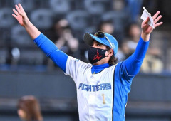 日本ハム新庄監督　悔しい3位ターンも後半戦で巻き返す「ソフトバンクさんに追いつく、それしか考えていない」
