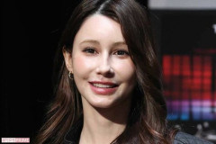 【衝撃】ダレノガレ明美さん「今回の件に関する取材はすべてお断りさせていただきます」・・・・・・・・・