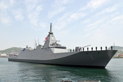 快適だけど寝床は583系？…謎多き海自最新鋭護衛艦「もがみ型」に宿泊！