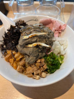 【画像】セメントラーメン、食うで