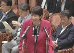 高市首相｢内閣支持率下落の原因は分からない｣ 午後6時から会見へ 消費税減税など説明か