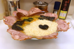 【画像】このラーメン見た目はあまりよろしくないが人生で食った中で最強レベルに美味い