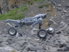【悲報】イーロンマスク「中国のロボットはデタラメで遠隔操作してるだけ」