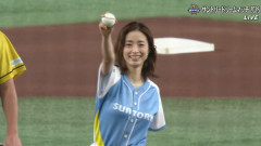 上戸彩さんの始球式、レベチ