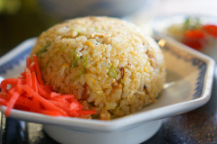 チャーハン、冷凍のカット玉ねぎを入れるだけでかなり美味くなる